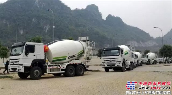 凌宇刮起海外風(fēng)，20臺(tái)攪拌車“涌向”東南亞