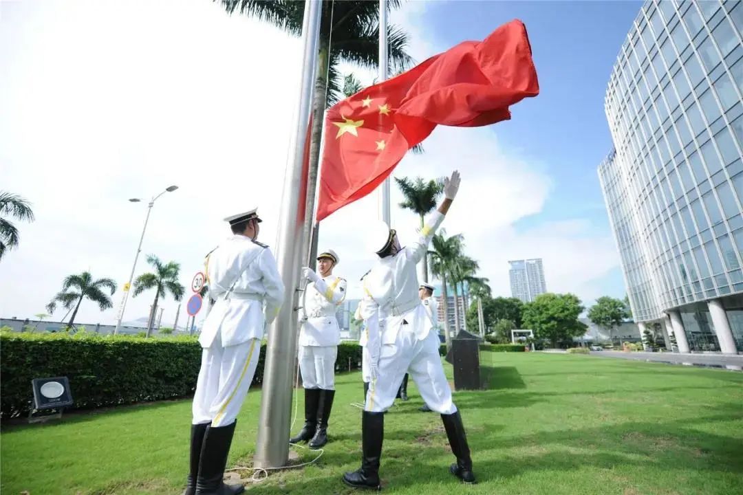 中集慶生，凌宇與兄弟企業(yè)同升一面旗